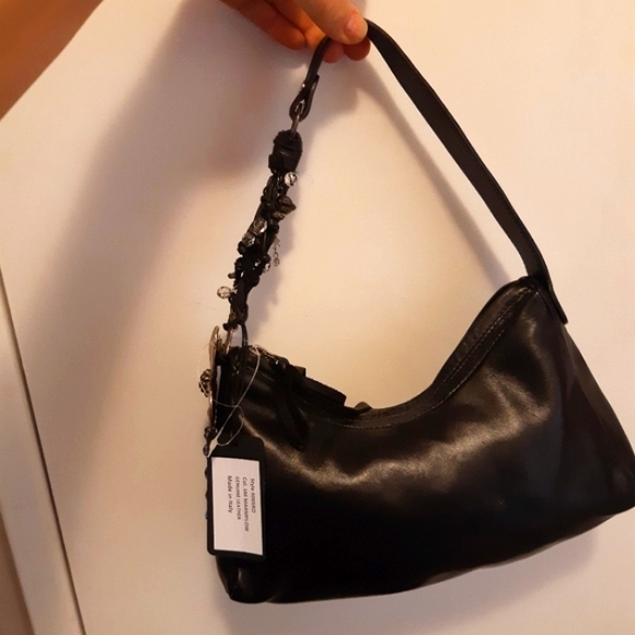 Black  leather hand bag with floral detail - Picture 4 of 14